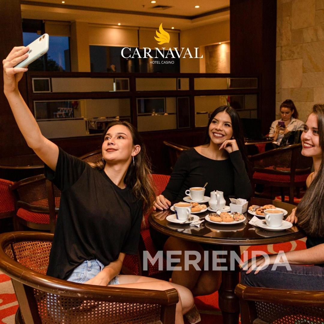 Carnaval Hotel Casino Encarnación Kültér fotó Merienda at the hotel