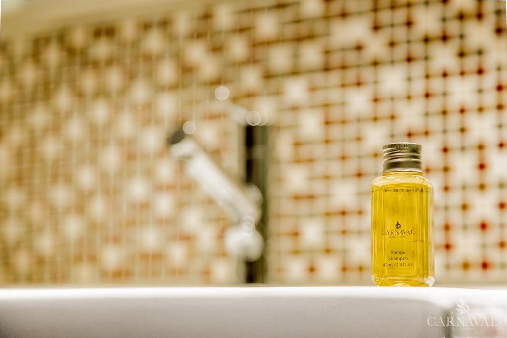 Carnaval Hotel Casino Encarnación Kültér fotó A bottle of shower gel
