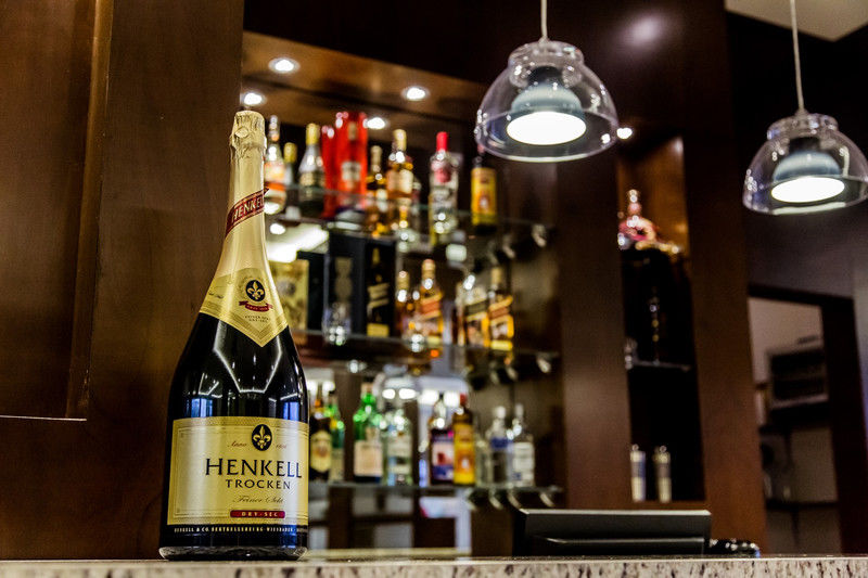 Carnaval Hotel Casino Encarnación Kültér fotó Henkel's Bar
