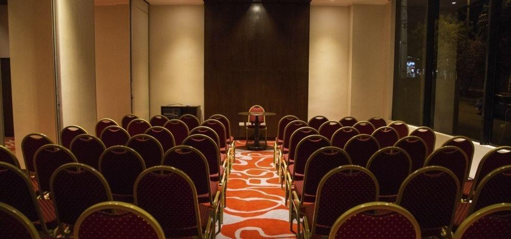 Carnaval Hotel Casino Encarnación Kültér fotó A meeting room at a hotel
