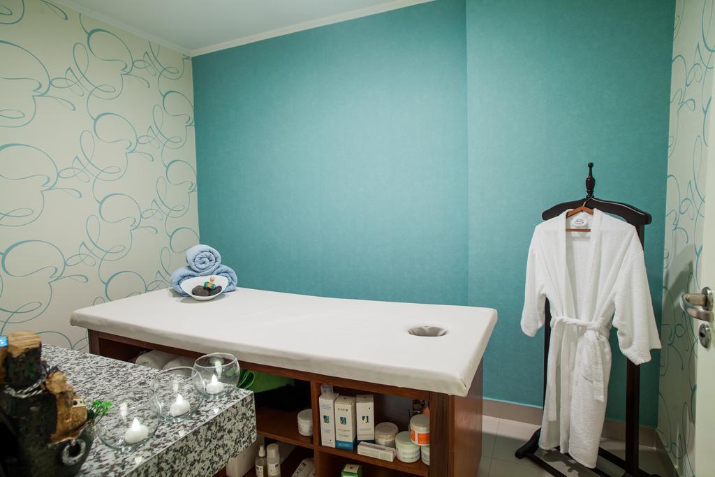 Carnaval Hotel Casino Encarnación Kültér fotó A massage table